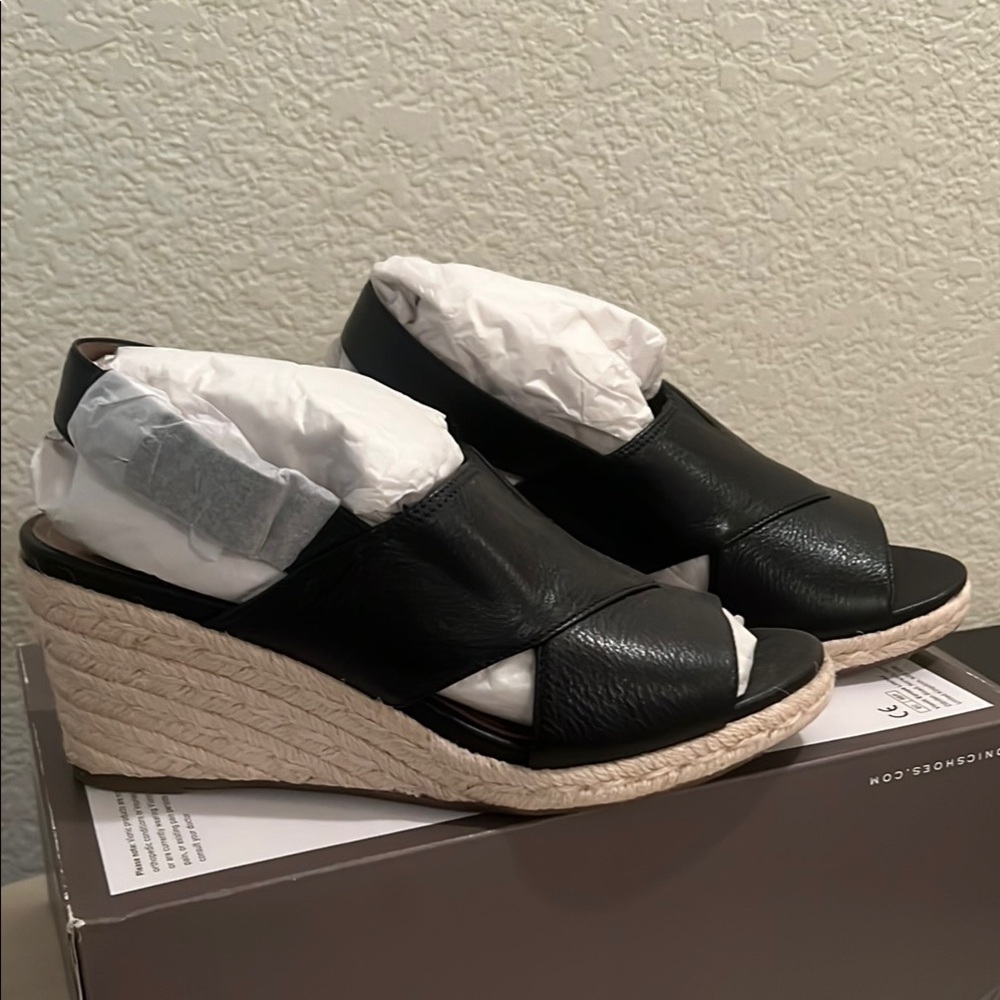 Black Wedge Sandals with Open-Toe Design and Crisscross Upper